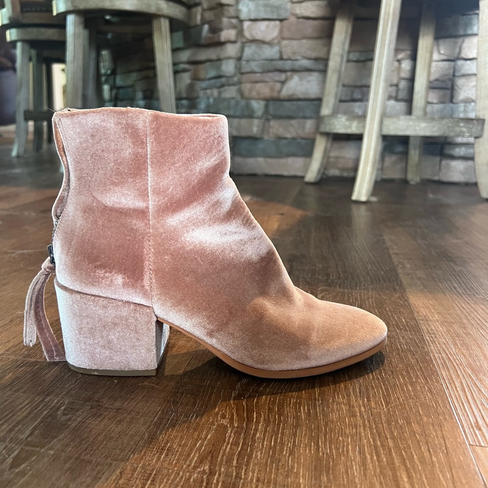 Dolce vita velvet ankle booties